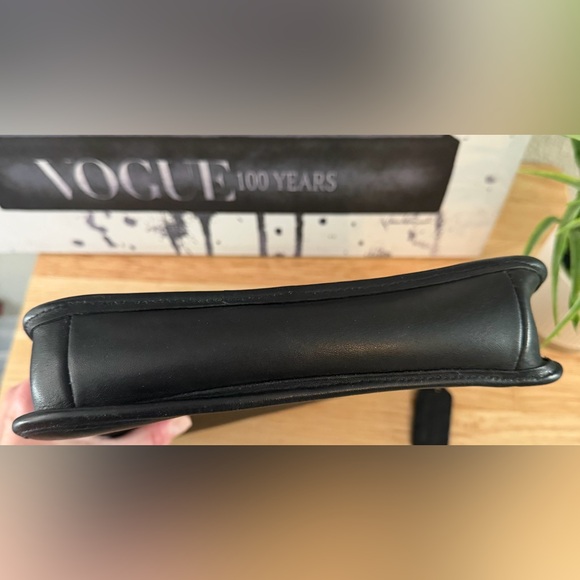 COACH Vintage Station Bag Black Glove Tanned Leather. - Picture 11 of 14